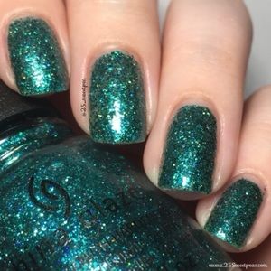 China Glaze 1427 I Soiree I didn’t do it 💅